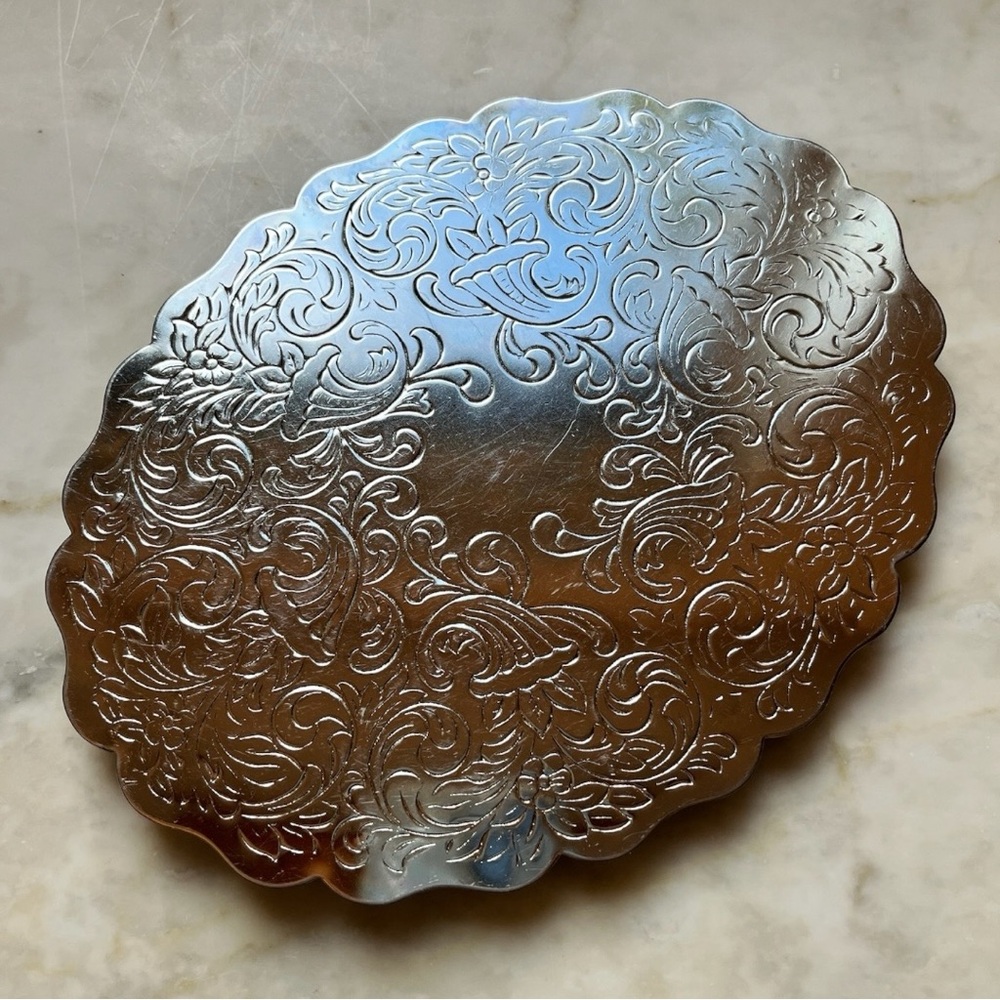 Silver plate Oval Scallop Edge Trivet Coaster with Ball Feet